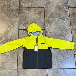 Patagonia Baby Torrentshell 3L rain jacket size 2T